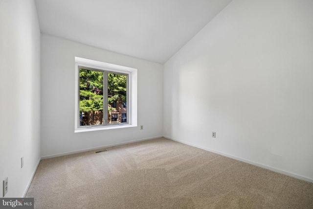 5904 VALERIAN LN, Rockville, MD 20852
