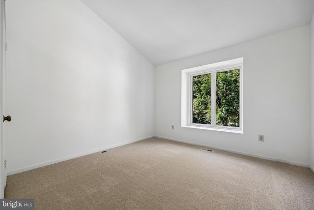 5904 VALERIAN LN, Rockville, MD 20852
