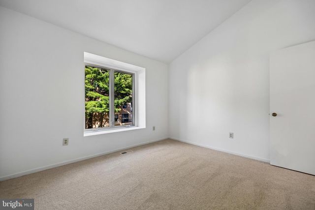5904 VALERIAN LN, Rockville, MD 20852