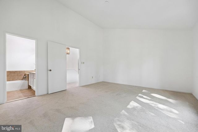 5904 VALERIAN LN, Rockville, MD 20852