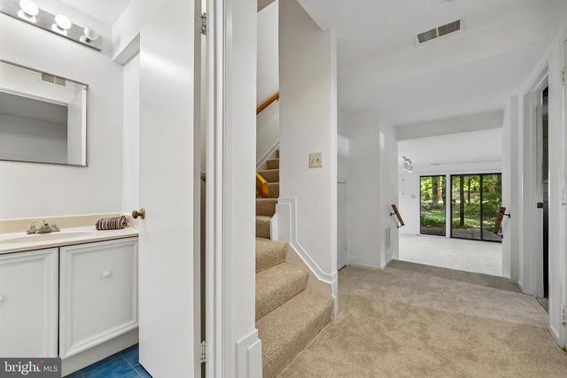 5904 VALERIAN LN, Rockville, MD 20852