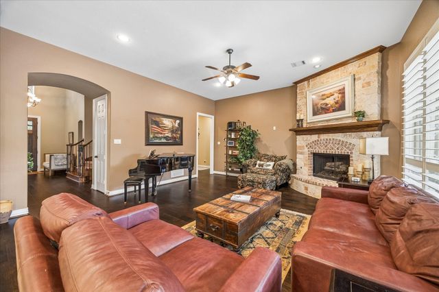 107 Cherry Bark Place, Montgomery, TX 77316