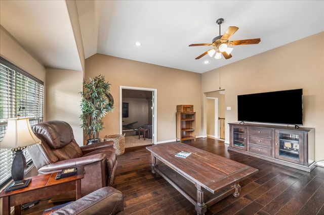 107 Cherry Bark Place, Montgomery, TX 77316