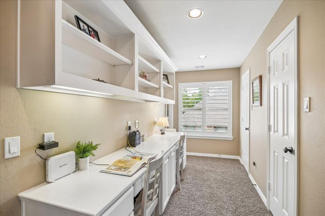 107 Cherry Bark Place, Montgomery, TX 77316