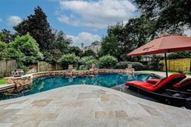 107 Cherry Bark Place, Montgomery, TX 77316