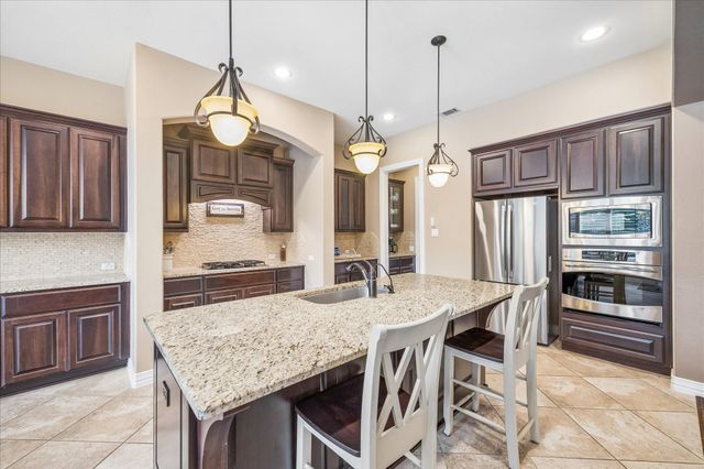 107 Cherry Bark Place, Montgomery, TX 77316
