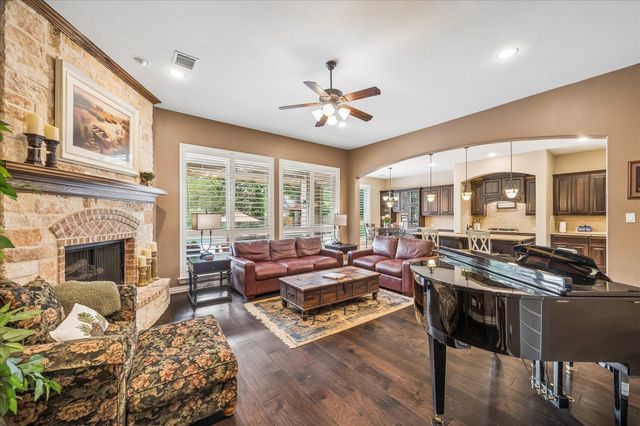 107 Cherry Bark Place, Montgomery, TX 77316