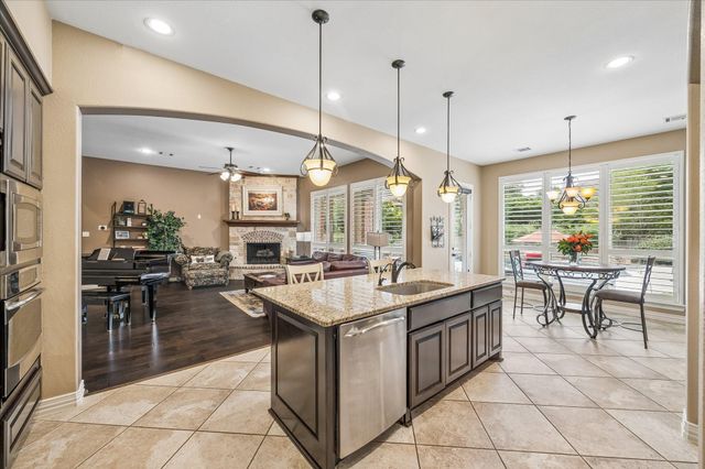 107 Cherry Bark Place, Montgomery, TX 77316