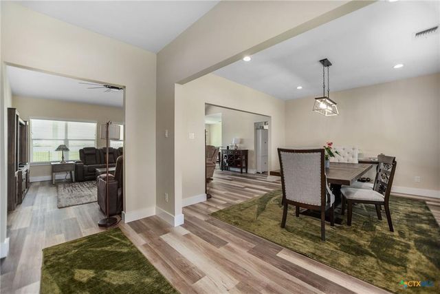 105 Redfish Drive, Port Lavaca, TX 77979