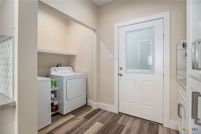 105 Redfish Drive, Port Lavaca, TX 77979