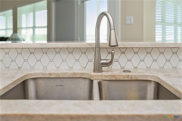 105 Redfish Drive, Port Lavaca, TX 77979