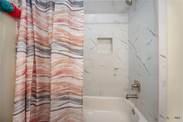 105 Redfish Drive, Port Lavaca, TX 77979