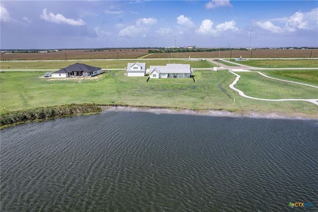 105 Redfish Drive, Port Lavaca, TX 77979