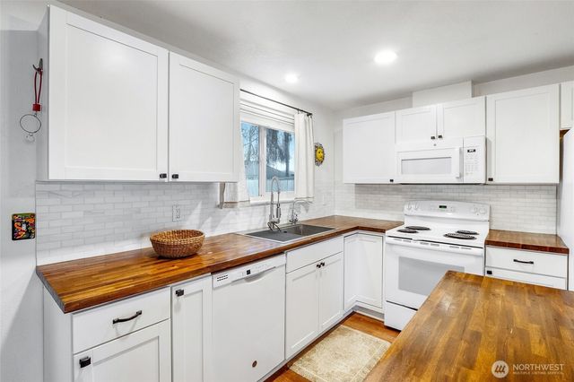 326 W 8th St, Warden, WA 98857