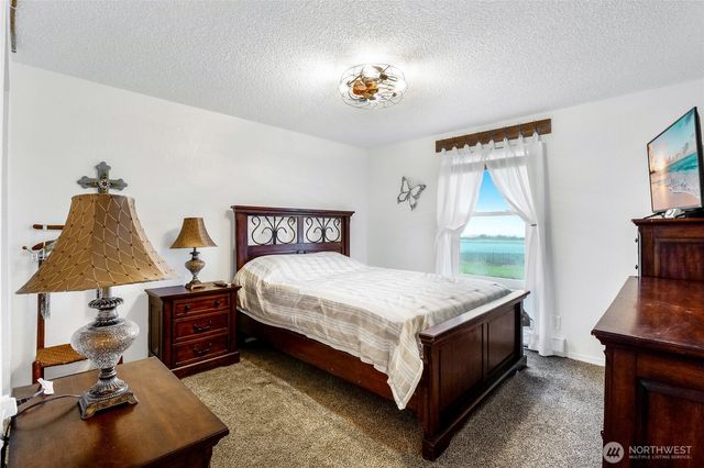 326 W 8th St, Warden, WA 98857