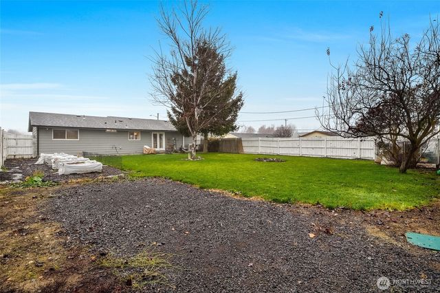 326 W 8th St, Warden, WA 98857