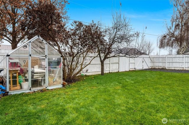 326 W 8th St, Warden, WA 98857