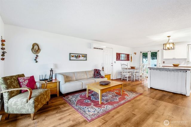 326 W 8th St, Warden, WA 98857