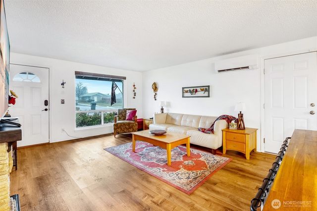 326 W 8th St, Warden, WA 98857