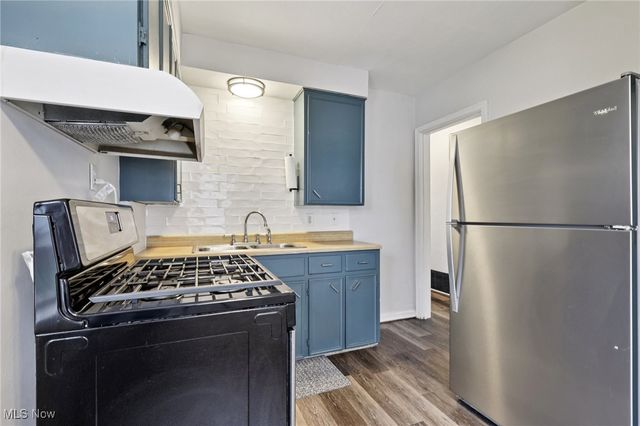 244 E Catawba Avenue, Akron, OH 44301