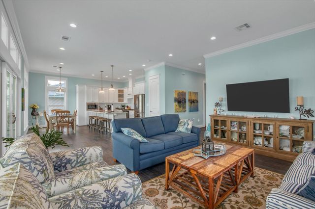 1303 Blue Heron Street, Bayou Vista, TX 77563