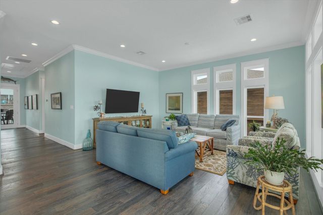 1303 Blue Heron Street, Bayou Vista, TX 77563