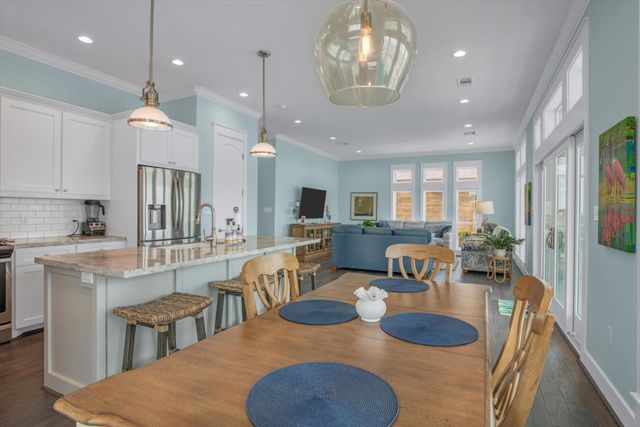 1303 Blue Heron Street, Bayou Vista, TX 77563