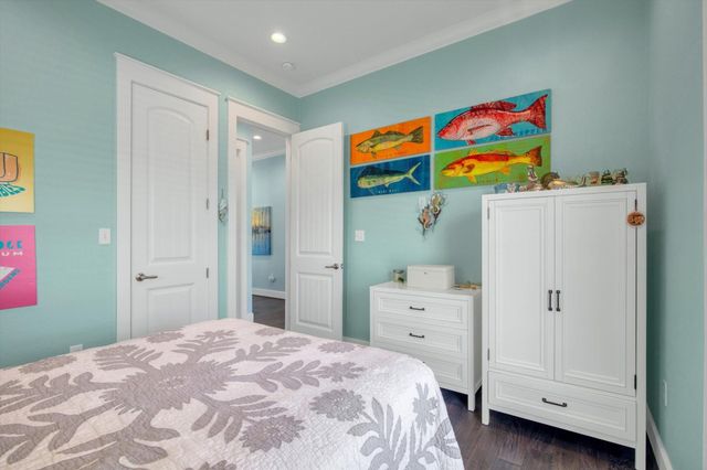 1303 Blue Heron Street, Bayou Vista, TX 77563