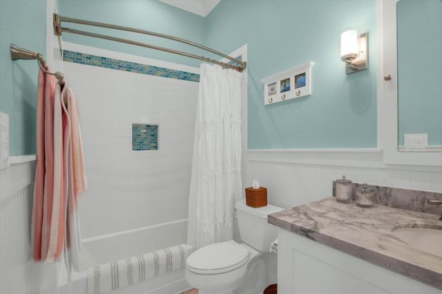 1303 Blue Heron Street, Bayou Vista, TX 77563