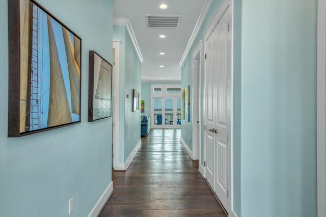 1303 Blue Heron Street, Bayou Vista, TX 77563