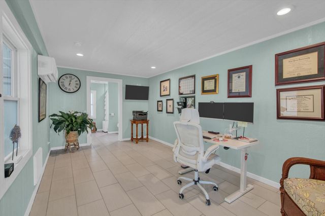 1303 Blue Heron Street, Bayou Vista, TX 77563