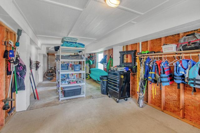 1303 Blue Heron Street, Bayou Vista, TX 77563