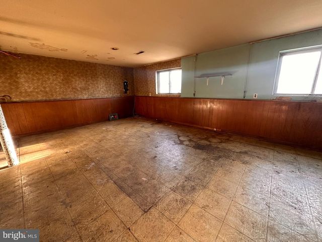 6709 CHANDLER AVE, Pennsauken, NJ 08110