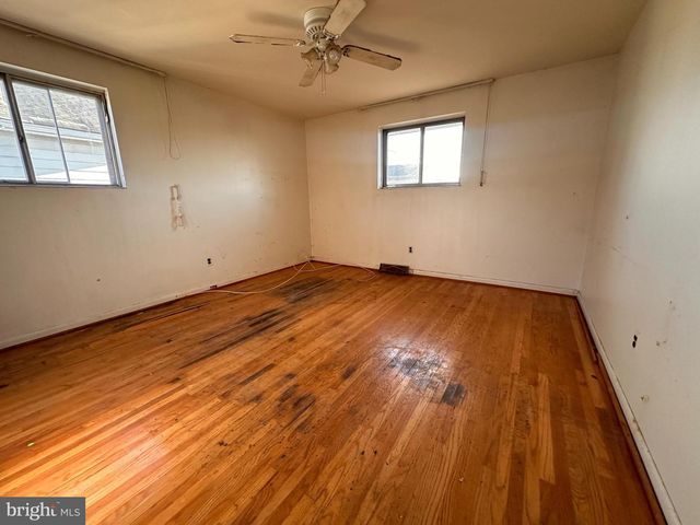 6709 CHANDLER AVE, Pennsauken, NJ 08110