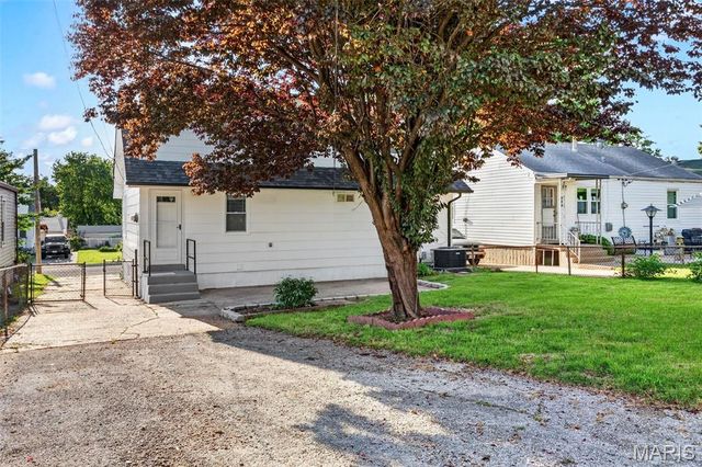 4508 Saint Leo Lane, St Ann, MO 63074