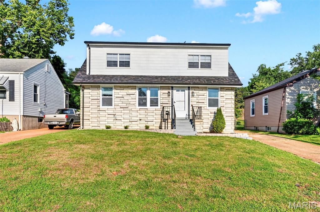 4508 Saint Leo Lane, St Ann, MO 63074