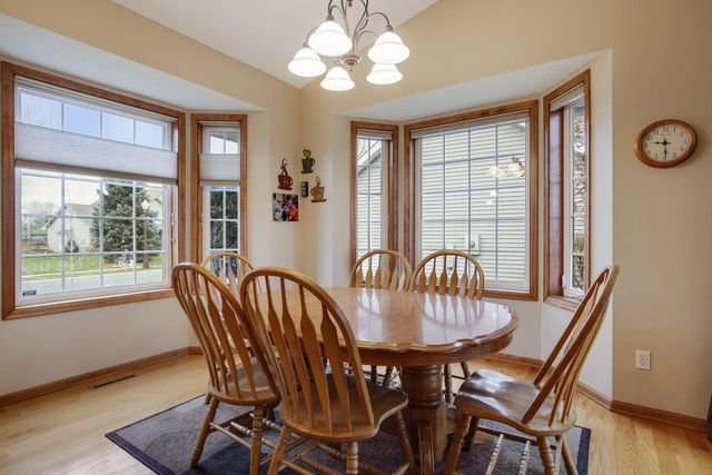 1575 Windsor Drive S, Shakopee, MN 55379