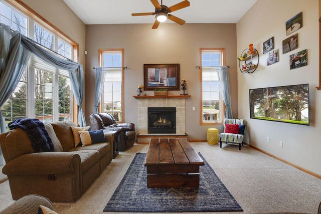 1575 Windsor Drive S, Shakopee, MN 55379