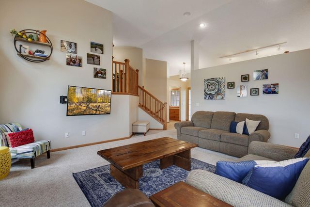 1575 Windsor Drive S, Shakopee, MN 55379