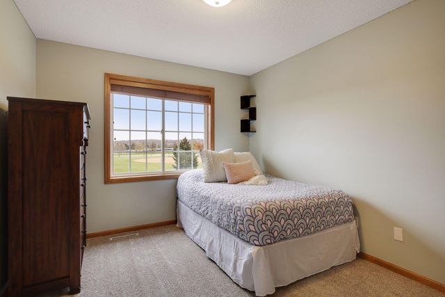 1575 Windsor Drive S, Shakopee, MN 55379