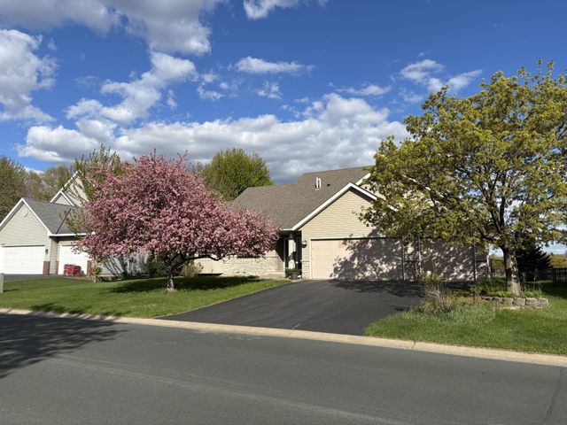 1575 Windsor Drive S, Shakopee, MN 55379
