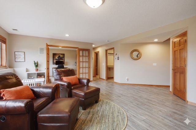 1575 Windsor Drive S, Shakopee, MN 55379