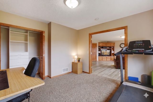 1575 Windsor Drive S, Shakopee, MN 55379