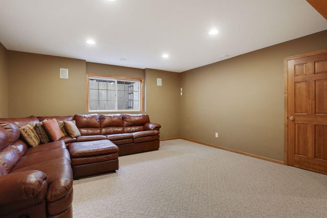 1575 Windsor Drive S, Shakopee, MN 55379