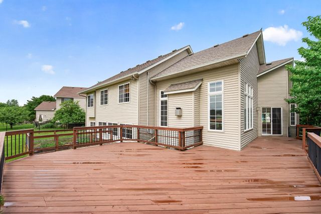 1575 Windsor Drive S, Shakopee, MN 55379