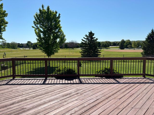 1575 Windsor Drive S, Shakopee, MN 55379