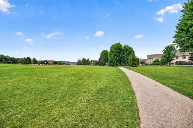 1575 Windsor Drive S, Shakopee, MN 55379