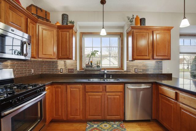1575 Windsor Drive S, Shakopee, MN 55379