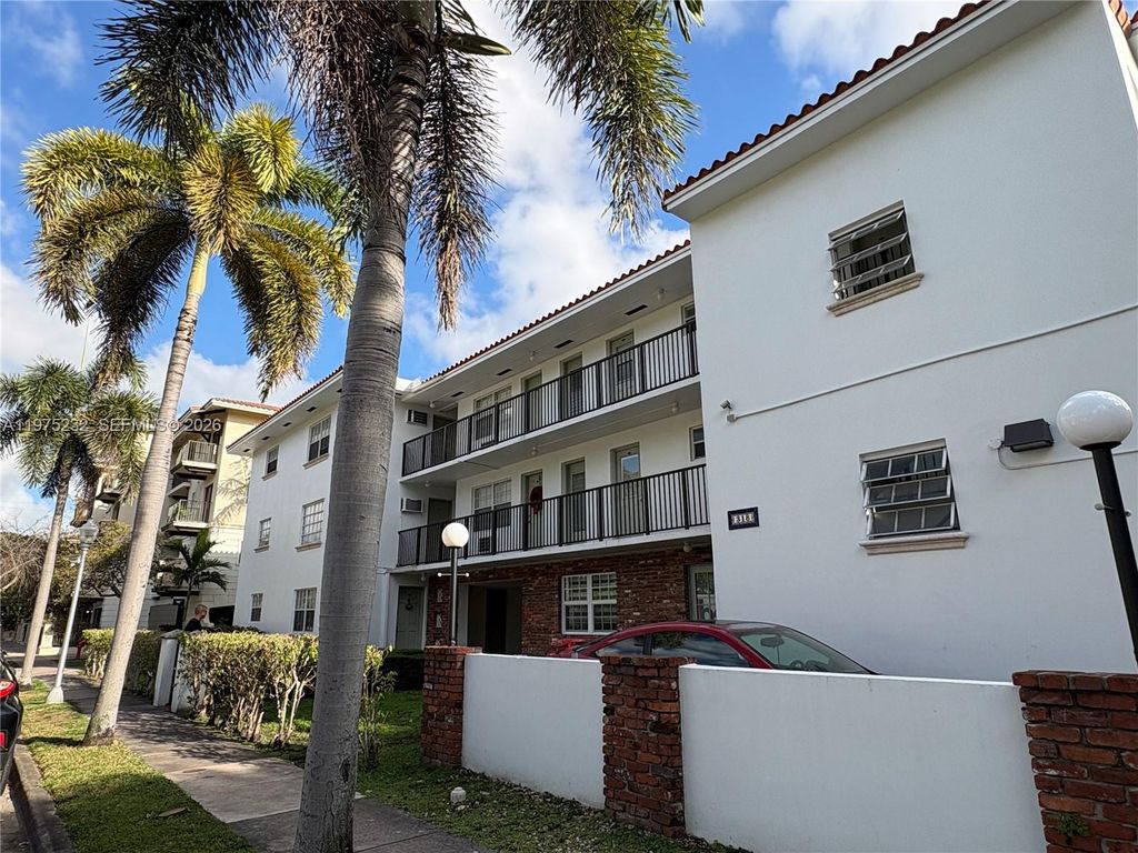 318 Majorca Ave 204, Coral Gables, FL 33134