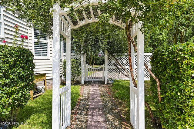 5419 Wood Ridge Road, Wilmington, NC 28409